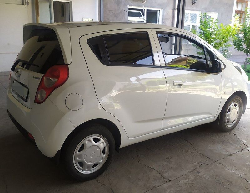 Spark 2016 yil rangi oq Spark 2016 yil rangi oq