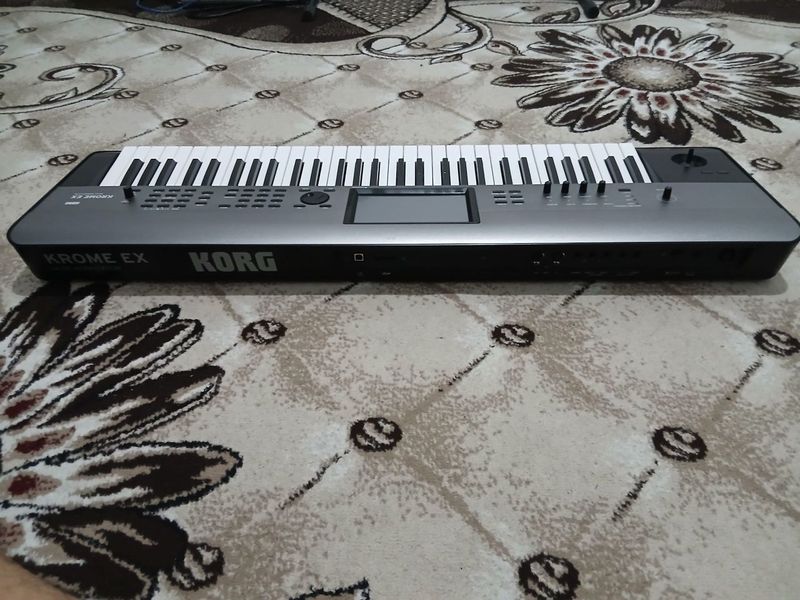 Синтезатор Korg Krome Ex Синтезатор Korg Krome Ex