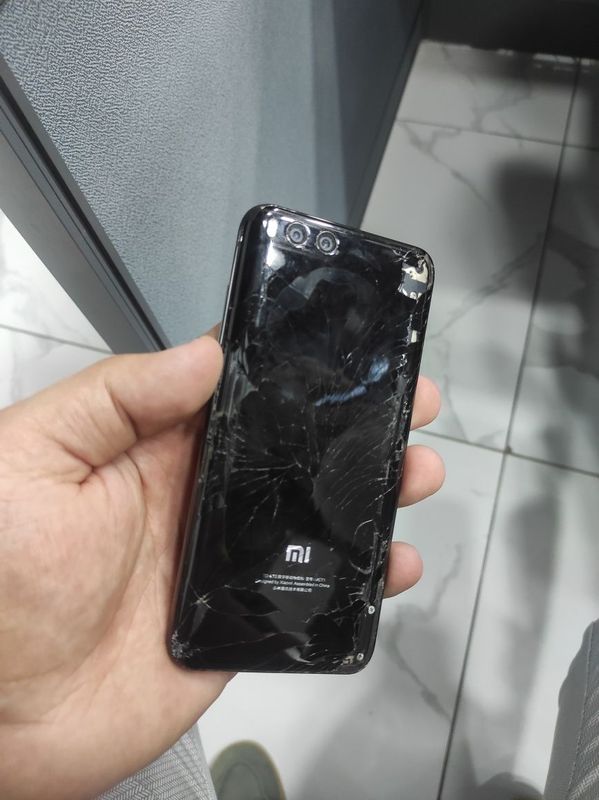 Mi 6 6/128 GB (Flagman) Mi 6 6/128 GB (Flagman)