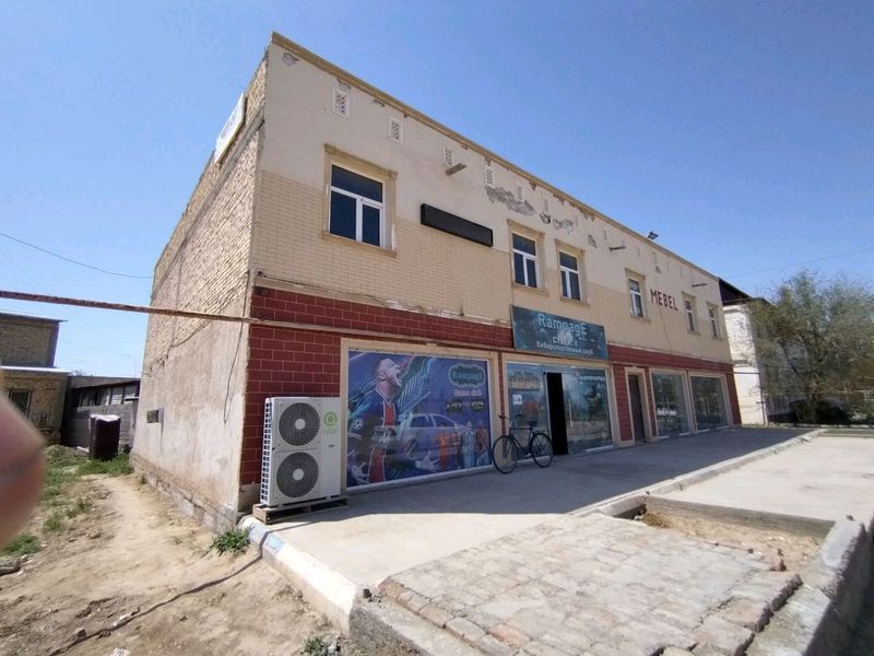 300 м.кв 2 этаж дан иборат бино сотилади 300 м.кв 2 этаж дан иборат бино сотилади