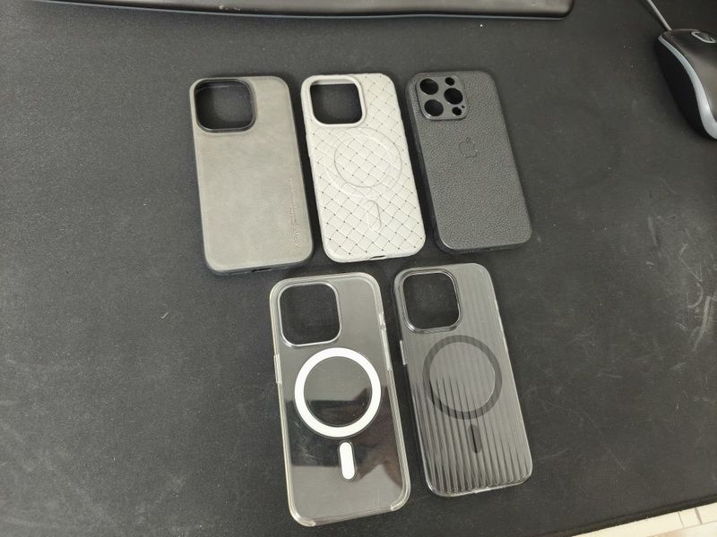 Чехлы для iPhone 15 Pro