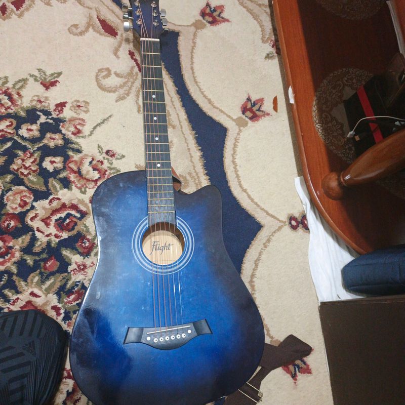 gitara narxi kelishtrlgan holda 700000