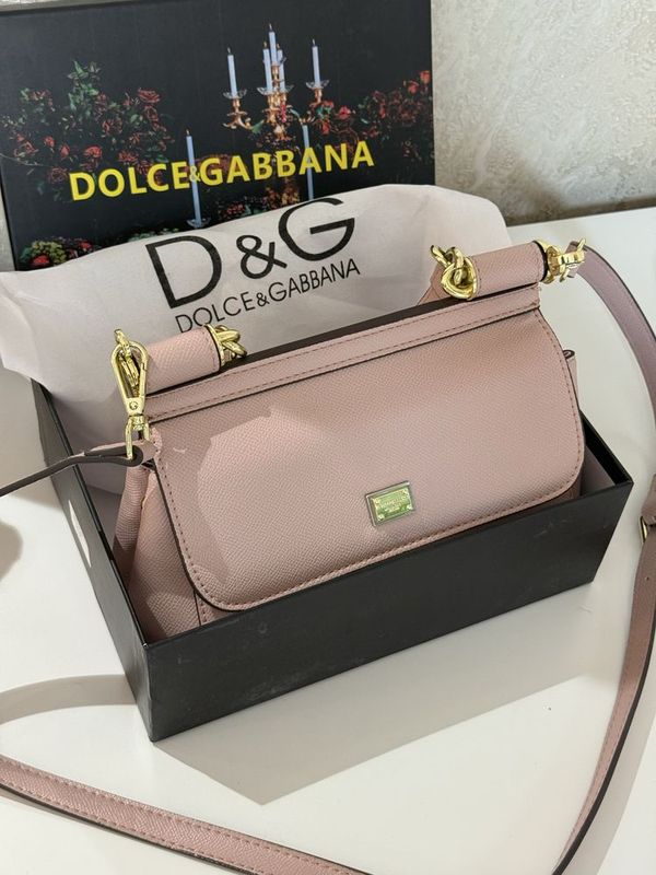 Сумка D&G , состояние идеальное 100 % Сумка D&G , состояние идеальное 100 %