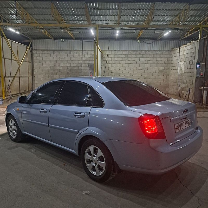 Chevrolet Lasetti sotiladi Chevrolet Lasetti sotiladi