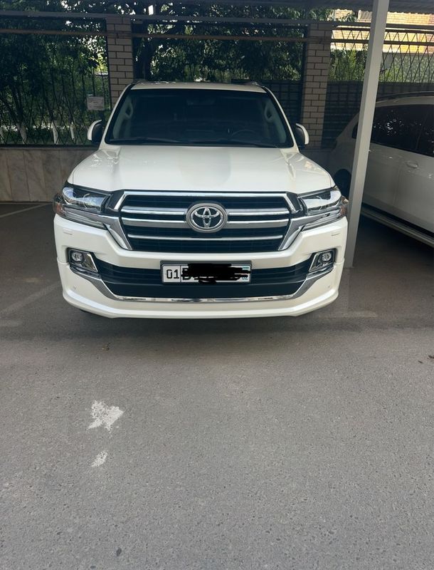 Продам Land Cruiser 200. Идеал 4,6 мотор Продам Land Cruiser 200. Идеал 4,6 мотор