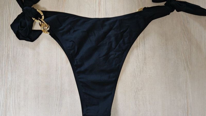 Продаётся женский купальник Продаётся женский купальник
