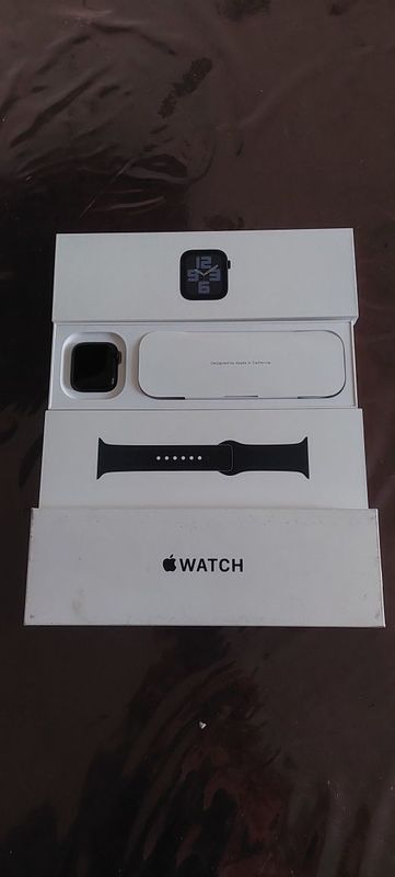 Apple Watch SE (Gen 2) 40mm Midnight как новый за 150 у.е!