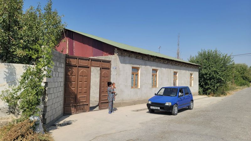 Уй сотилади 12 сутих Уй сотилади 12 сутих