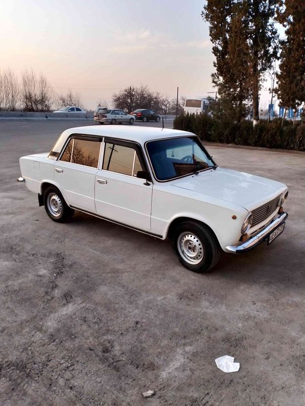 Vaz 21013 sotiladi Vaz 21013 sotiladi
