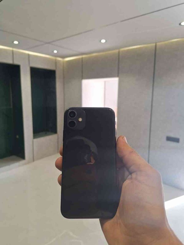 Iphone 11 64 talik LLA yomkisti 73 Tozaa tel chotk