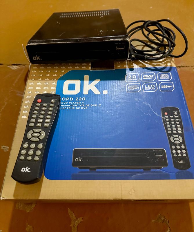 новый DVD MP4 плеер дисковод видео из Германии новый DVD MP4 плеер дисковод видео из Германии