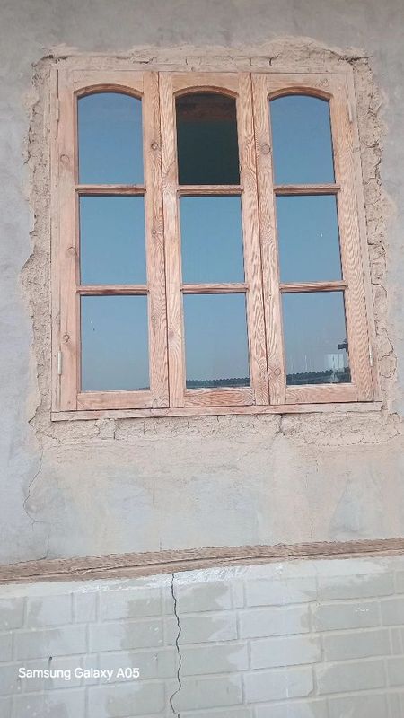 Deraza 2 ta bo‘yi 150 eniga 140 xolati yaxshi Deraza 2 ta bo‘yi 150 eniga 140 xolati yaxshi