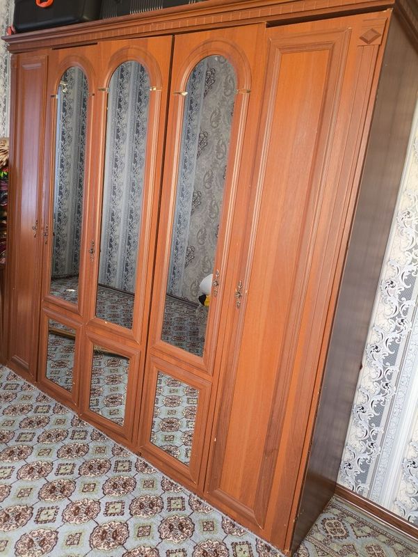 Продам не дорого Шифоньер,комод и две тумбы. Состояние хорошее. Продам не дорого Шифоньер,комод и две тумбы. Состояние хорошее.