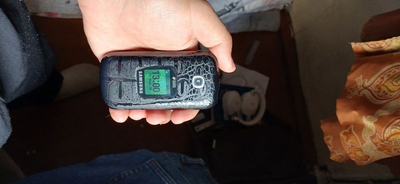 Samsung gusto 3 yangi Samsung gusto 3 yangi
