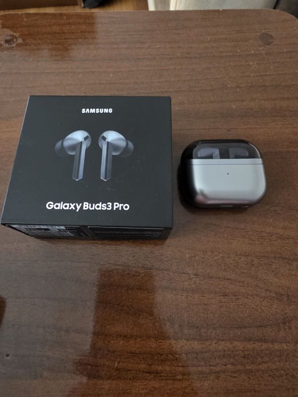 Galaxy buds pro3 абсолютно новый оригинал Galaxy buds pro3 абсолютно новый оригинал