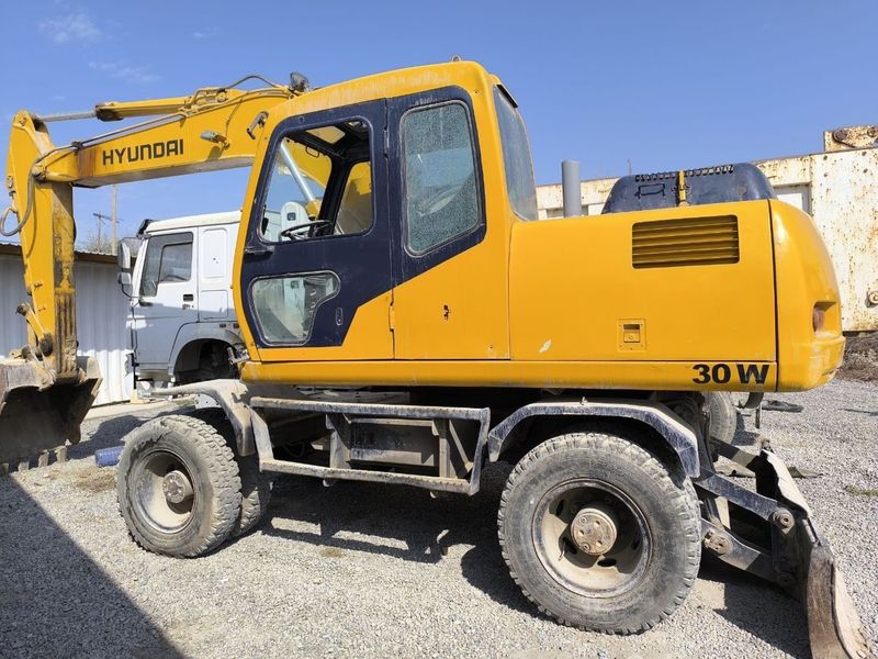 Хундай 1300 йили 1999 Хундай 1300 йили 1999