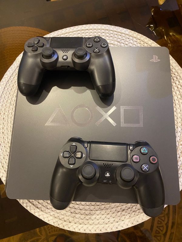 PlayStation 4 Slim LIMITED EDITION PlayStation 4 Slim LIMITED EDITION