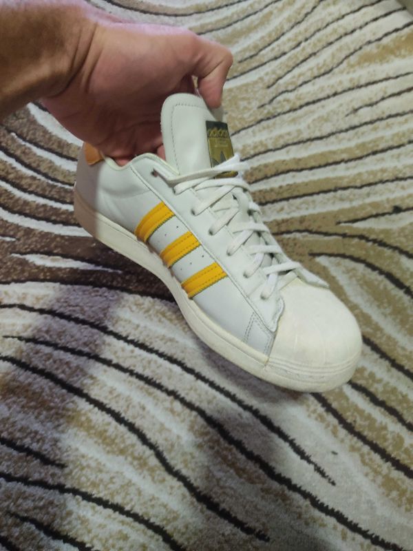 Продаю мужские оригинальные кроссовки Adidas,размер 44