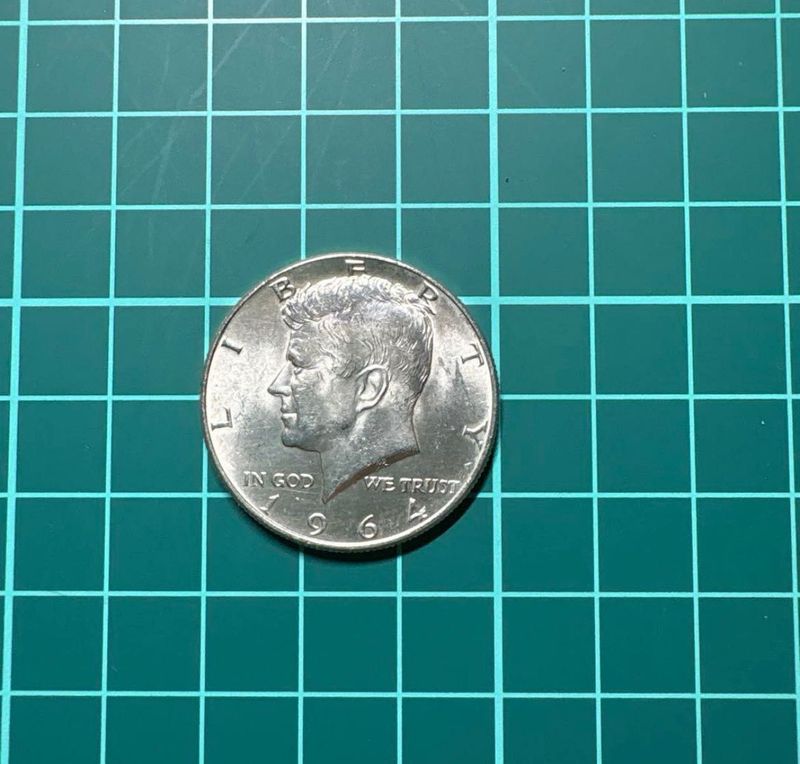 Монета 50 сент Кеннеди Half dollar 1964 г оригинал