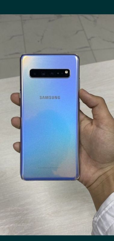 Samsung s10 5g 8 ga 256 pameti idyal holatda oben ham bor