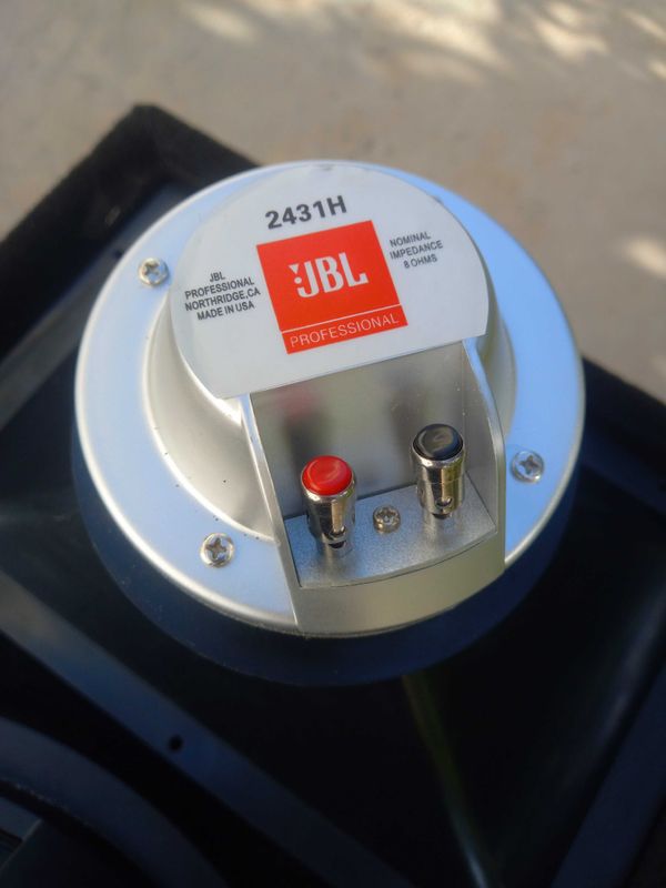 JBL pishalka 1-chiqqanidan holati yangi JBL pishalka 1-chiqqanidan holati yangi