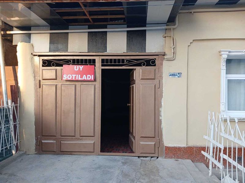 Продается дом в Гулистане, 4,5 соток.