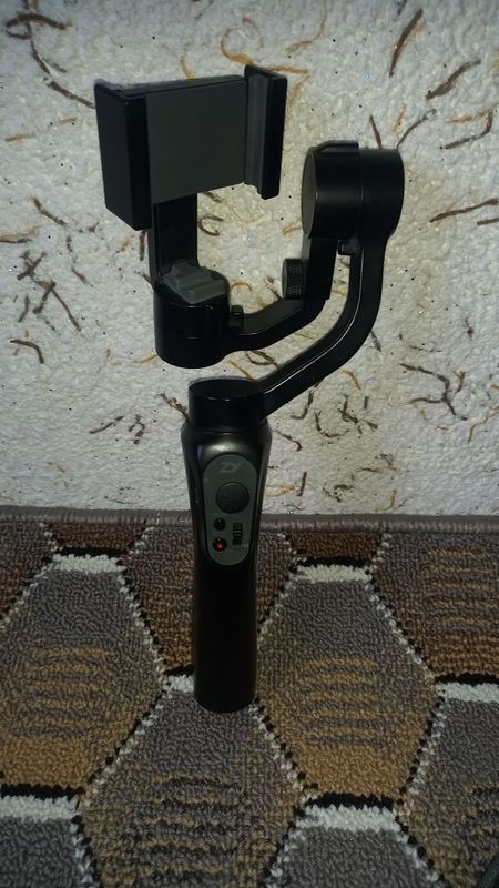 "ZHIYUN Q" Телофон ронин сотилади холати яхши