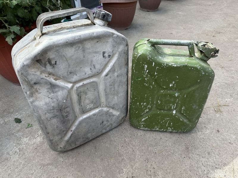 Канистры 20 л, 10л. Бу Канистры 20 л, 10л. Бу