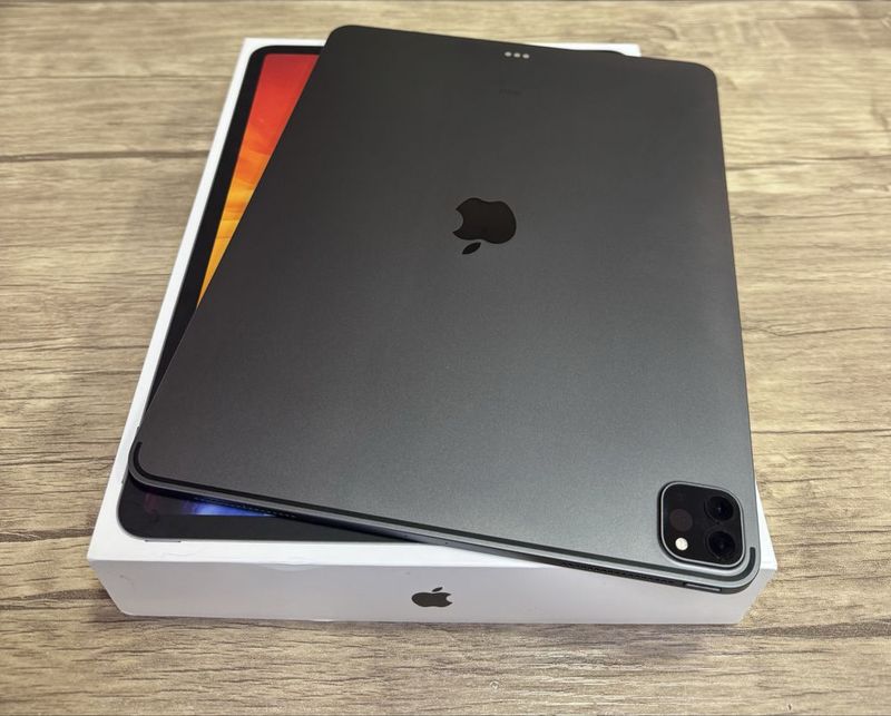 Prodam Idyal Ipad Pro 12.9 G4 512GB wi-fi