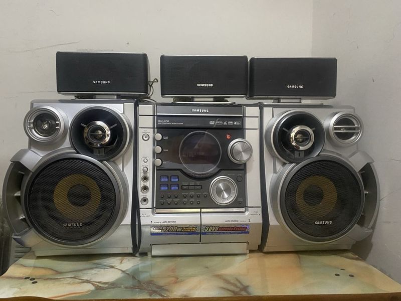 музыкальный центр SAMSUNG MAX-KJ750 sotiladi музыкальный центр SAMSUNG MAX-KJ750 sotiladi