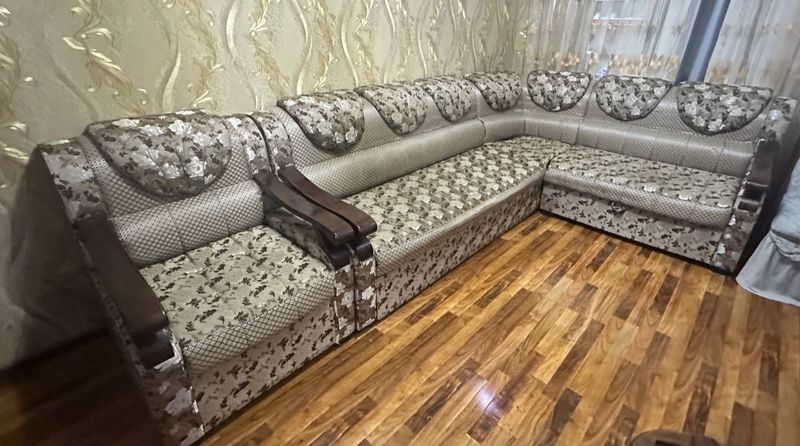Диван раскладной и кресло, б/у. Диван раскладной и кресло, б/у.