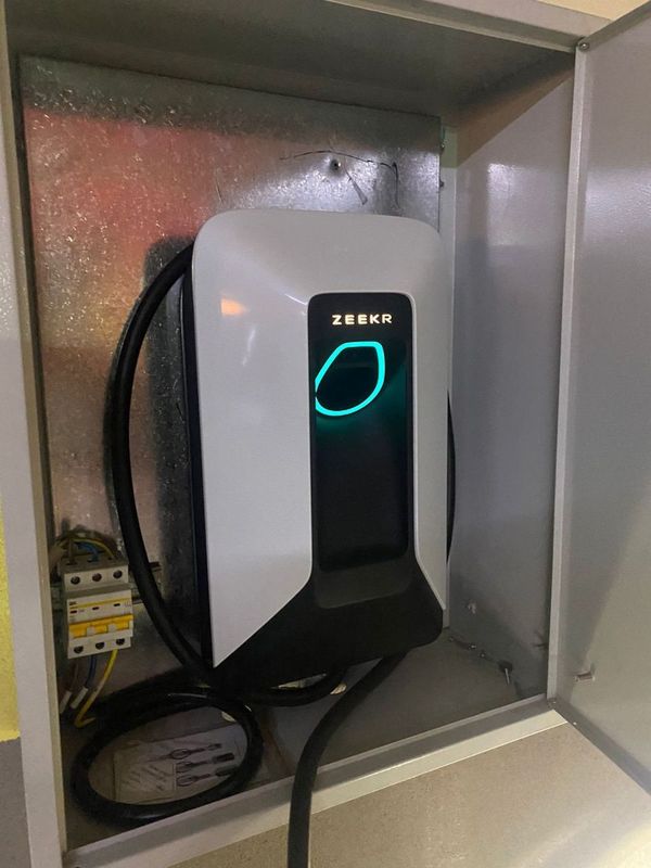 ZEEKR, BYD, LIXIANG, TESLA, BMW установка зарядной станции ZEEKR, BYD, LIXIANG, TESLA, BMW установка зарядной станции
