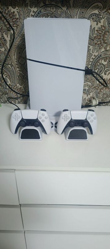 Продам Play Station 5 Slim