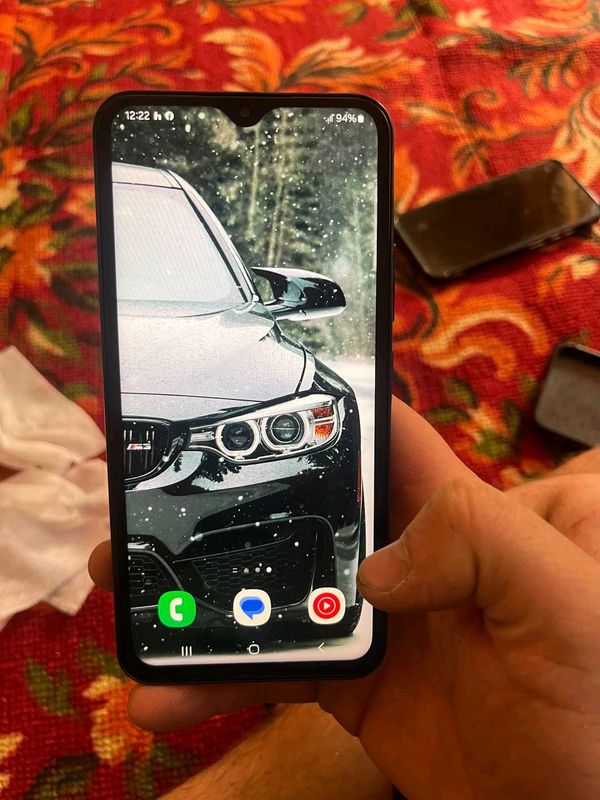 Samsung A34 holati yaxshi  qotmaydi zor ishlaydi
