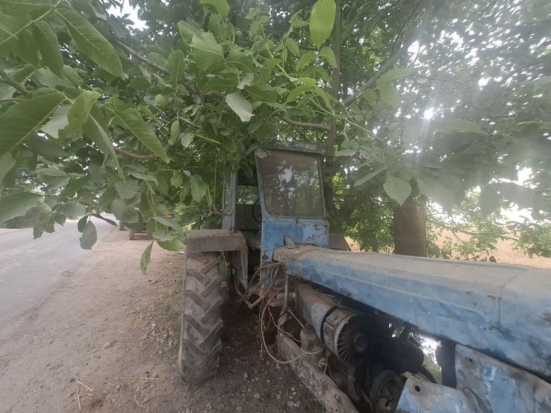 Traktor sotiladi Traktor sotiladi