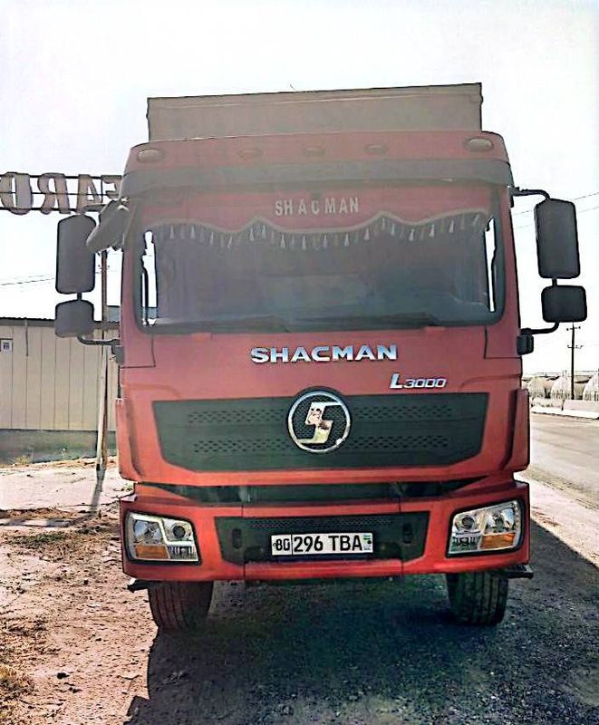 SHACMAN L 3000 . SHACMAN L 3000 .