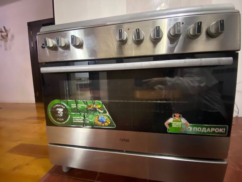Продаётся современная кухонная плита от надёжного бренда Artel. Продаётся современная кухонная плита от надёжного бренда Artel.