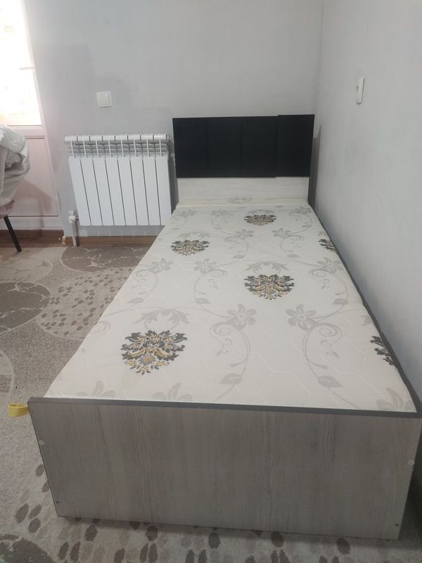 Продается кровать в городе Алмалык. Продается кровать в городе Алмалык.