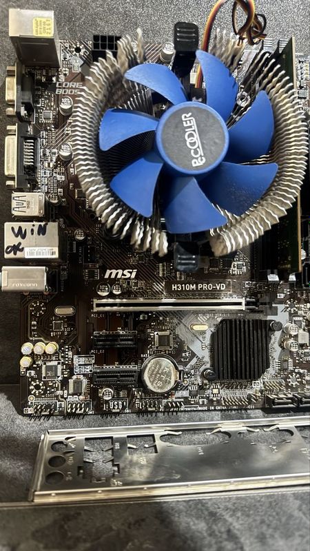 H310/i3 8100/DDRlV 4Gb/cooler H310/i3 8100/DDRlV 4Gb/cooler