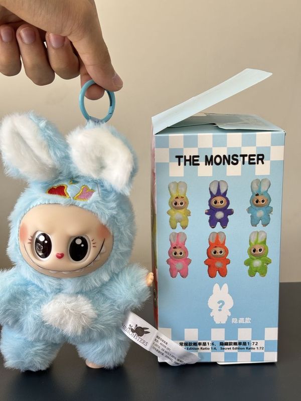 Фигурка Labubu The Monster с коробкой