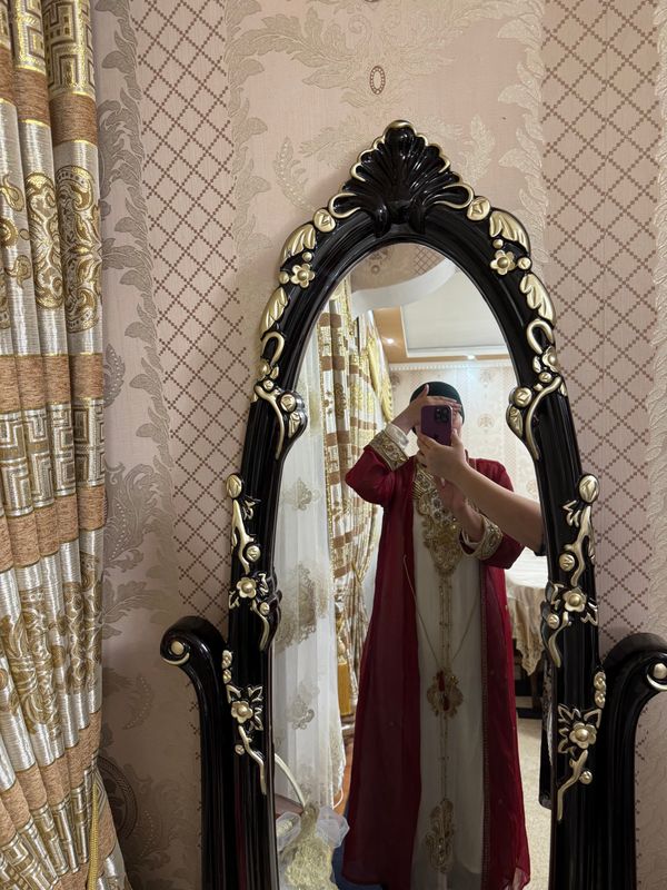 Янги бир марта кийилган куйлаклар Янги бир марта кийилган куйлаклар
