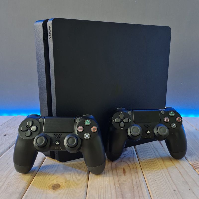 Продаю Sony Play Station-4 Slim 1TB прошитая Gold HEN 9.60 Продаю Sony Play Station-4 Slim 1TB прошитая Gold HEN 9.60