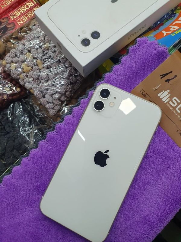 IPhone 11 64Gb sotiladi