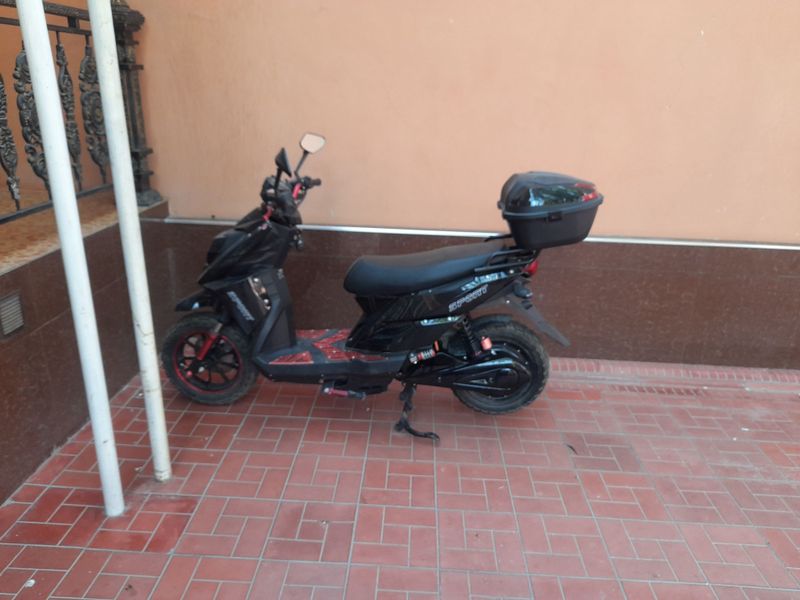 Redline skuter sotiladi