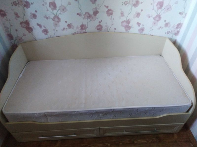 Продам детскую кровать в отличном состояние Продам детскую кровать в отличном состояние
