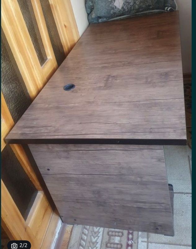 Kompyuterni stol sotiladi
