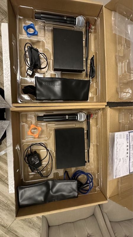 Микрофон Shure 2 shtuk , металлическая стойка для колонки 4 штук Микрофон Shure 2 shtuk , металлическая стойка для колонки 4 штук