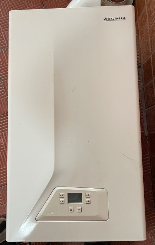 Italtherm 24, двухконтурный котел б/у Italtherm 24, двухконтурный котел б/у