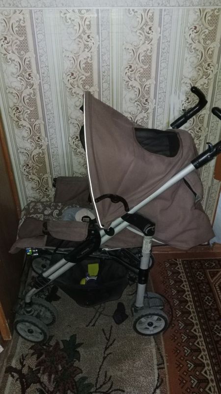 Детская коляска с четыремя положениями наклона Детская коляска с четыремя положениями наклона