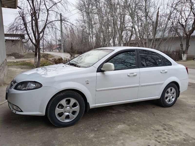 Chevrolet Lacetti yili 2020 srochni sotiladi